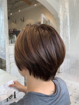 アズーア ヘアーアンドスパ(azure hair&spa) 丸みショート