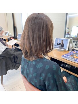 ラフ フロム ガーデン(Laf from GARDEN) 【脱白髪染め】シアブラウンくびれミディアム40代ヘアスタイル