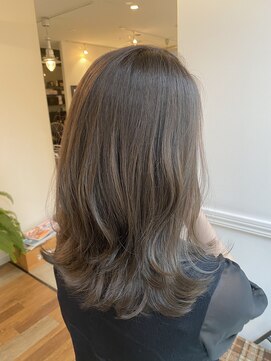 グラフ 銀座(GRAFF) シアーベージュ×外ハネミディ【GRAFF銀座】