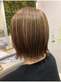 切りっぱなしミニボブ×ハイライト
