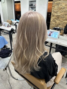 プライズ アイリス 池袋東口店(prize Iris) ブロンド/ホワイトミルクティー/ホワイトベージュハイトーン池袋