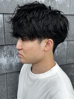 ヒュイル バイ ニアウ(Hwyl by Niau)&nbsp;メンズマッシュパーマニュアンスパーマスパイラルパーマ刈り上げ