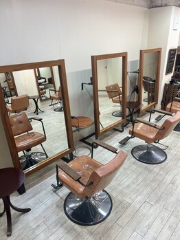 ヘアー デザイン ブランケット(Hair Design Blanket)の写真/【平日カット20時まで受付☆】仙台トラストタワーのすぐ裏！お仕事帰りにも通える♪メンズにもおすすめ◎
