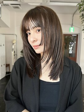 ガーランドギンザ(Garland Ginza) ミディアムレイヤーグレージュかおまわり