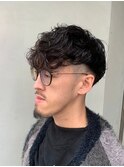 オシャレ男子流行ツーブロックスペインカールスタイル【新大阪】