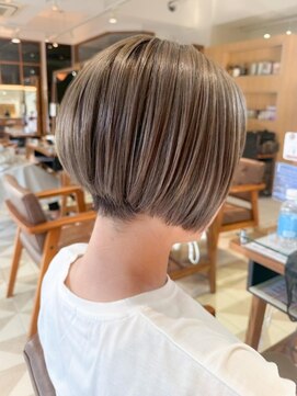 バブ バイネオリーブ(Bab by neolive) ショートボブ/似合わせカット/ホワイトグレージュ/ハイライト