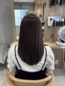 ティアレ(Tiare) ダークグレージュ、セミロングストレートヘア