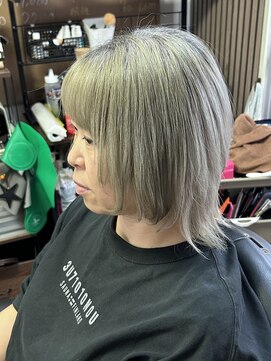 魔女の手仕事 ミディアムショート