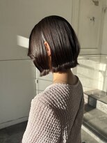 カムジーヘッドカミノウラ(COMEGHEAD KAMINOURA) 収まりの良いナチュラル外はねボブ