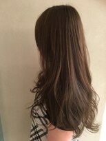 ミルクティーアッシュベージュ×ハイライト 担当 伊原