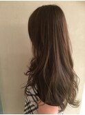 ミルクティーアッシュベージュ×ハイライト 担当 伊原