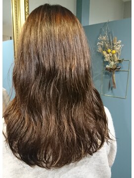 ウィーク 梅田(UiiC) 大人ナチュラルゆるふわラフウェーブ