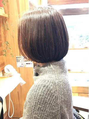 ヘアスタイルをより美しく魅せる為には『美髪』であること。厳選されたダメージレスmenuを豊富に取り揃え♪