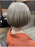 ホワイトブロンズボブ