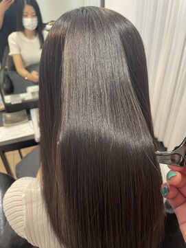 ラブクロムトーキョー オモテサンドウ(LOVECHROME OMOTESANDO) 簡単スタイリング　髪質改善　ツヤ髪ロング