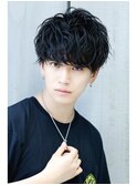 スパイラル束感ツーブロック刈り上げマッシュ