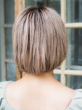 シンシ(Cinci) ハイトーンボブ