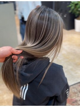 メリー オオサカ(Merly Osaka) 透明感バレイヤージュ