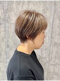 くびれショート　丸みショート　ショートボブ　白髪ぼかし