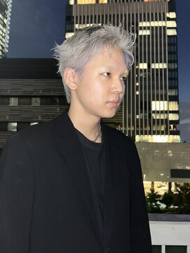 ステップボーンカットオオサカ(STEP BONE CUT OSAKA Via TICK-TOCK) 【ステップポーンカット】ホワイトスパイキーショート