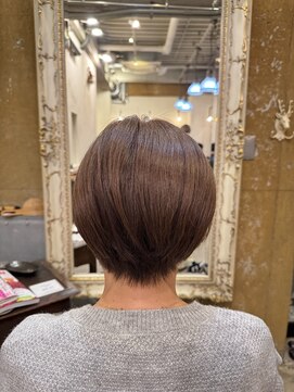 アンドヘアー 西葛西(&-HAIR) 40代、50代ブリーチを使わない白髪ぼかし 西葛西 ショートボブ