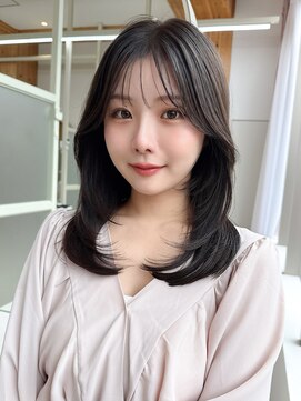 エイミーバイアフロートザガーデン 浦和店(amie by afloat the garden) 暗髪透け感カラー、ダークブルー／ミディアムレイヤー【浦和】