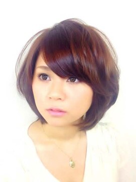 ヘアールーム(hair Room) 小顔に見えるひし形ボブ