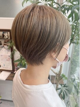 グーフィートーキョー 銀座(Goofy Tokyo) ショートカット/イルミナカラー/カーキグレージュ/ブリーチ一回