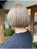ハイトーンカラー ベージュカラー 丸みショートボブ