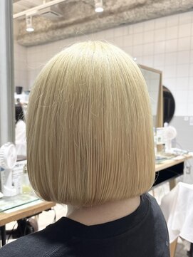 プラグ バイ ネオリーブ(plug by neolive) グレーベージュ×髪質改善 [髪質改善/縮毛矯正]韓国J