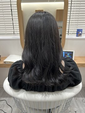 アドラーブル ココロ 新潟(adorable CoCoLo) 大人美人小顔ヘルシースタイルふんわりカールショコラアッシュ