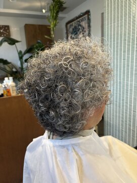 ヘアーピースナジャ(hair peace NADJA) クルクルパーマ