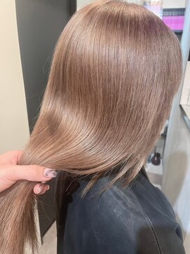 ペレ 渋谷(PELE) イメチェン/ホワイトブロンド/外ハネボブ/美髪/渋谷