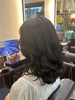 キャラ 池袋本店(CHARA) 一年ぶりにパーマをかけ直すなら…コテ巻き風パーマに！【貴也】