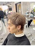 スパイキーショートメンズカットミルクティーベージュブリーチ