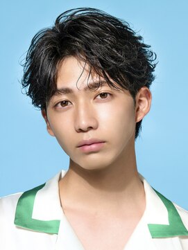 オーシャントーキョーオーバー 渋谷(OCEAN TOKYO OVER) 黒髪フェザーパーマニュアンスパーマセンターパートショート