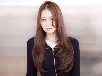 シアバイルーシー(SIA by LUCEY)の写真/透明感カラーとフィットするレイヤースタイルで、トレンドと女性らしさを両立◎垢抜けヘアならお任せ下さい