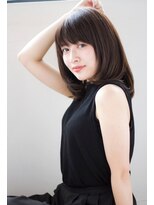 マリアバイアフロート(Maria by AFLOAT)&nbsp;大人かわいい自然でツヤツヤなストレートミディグレージュカラー