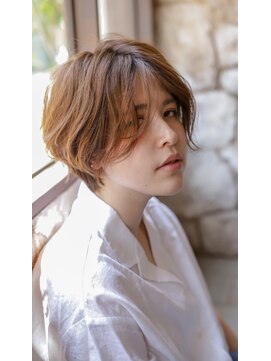 カライングドゥ(ing deux) 【＋～ing deux 】前下がりユルショートボブ【隨原 麻由】