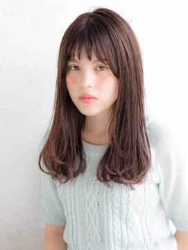 ルティア 池袋(Lutia) アッシュブラウン　オン眉　卵型　小顔ヘア