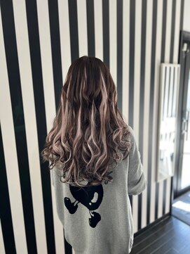 フーバ(FUUBA) どんな色味にも対応できるエクステ