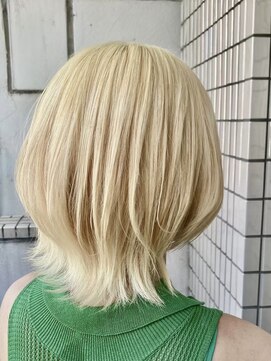 マティーナ ヘアー 池袋(Matina hair) 【ホワイトブロンド/抜きっぱ/ウルフカット】20代30代40代50代