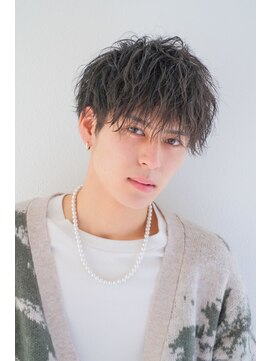 ラミ(L'ami) 束感ツイストスパイラルショートマッシュ刈り上げ