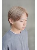 センターパート×ハイトーンベージュ