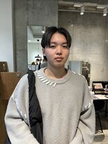 ミリ(milli Produce by ITAKURA)&nbsp;センターパート刈り上げスタイル