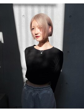 ヴァーディ オモテサンドウ(Vardy omotesando) white beige/ホワイトベージュ ミニボブ