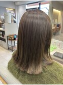 ツヤツヤオリーブベージュ