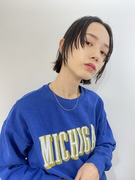 バズ(BUZZ) ウルフボブ★秋山