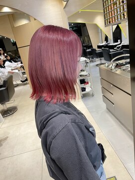 エイトヘアー(8 HAIR) ピンクグラデーション  ピンク裾カラー デザインカラー