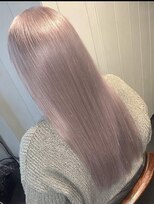 イル 長岡(iLe.) ミルクティーベージュブロンドブリーチカラーレイヤーカット